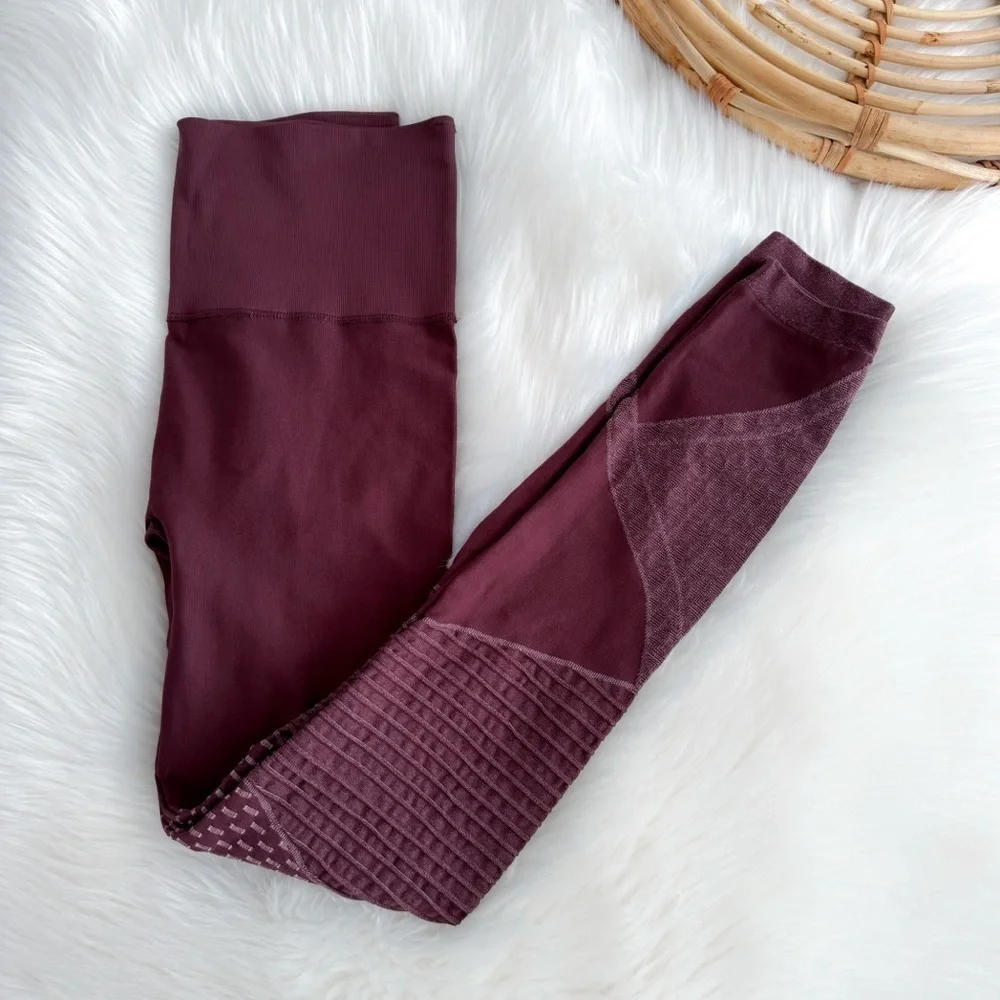 Spanx Look At Me Seamless Moto Leggings Wine Burgundy Red
